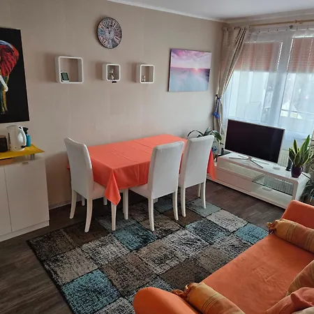 アパート Naehe Flughafen モーフェルデン・ヴァルドルフ